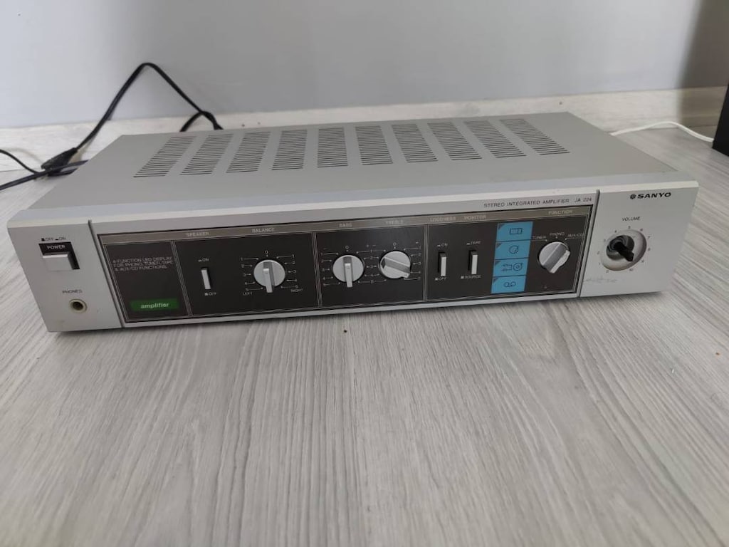 SANYO JA-224 STEREO AMFİ