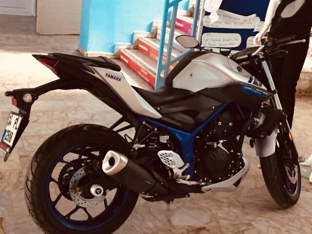 öğretmen ilk sahibinden Yamaha mt 25 komple orjinal. çanta demiri var.