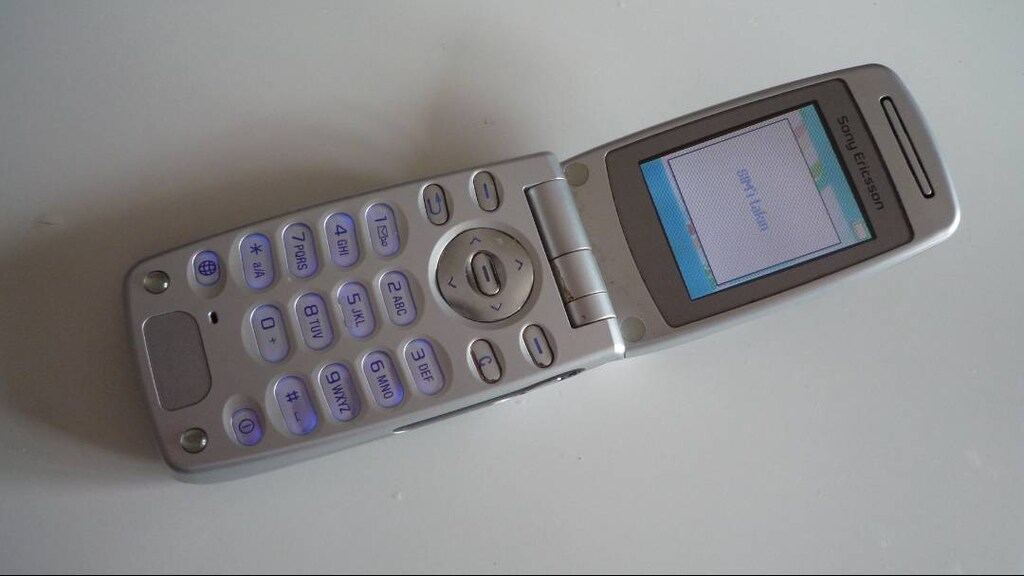 Sony Ericsson Z600 Tuşlu Telefon - 4