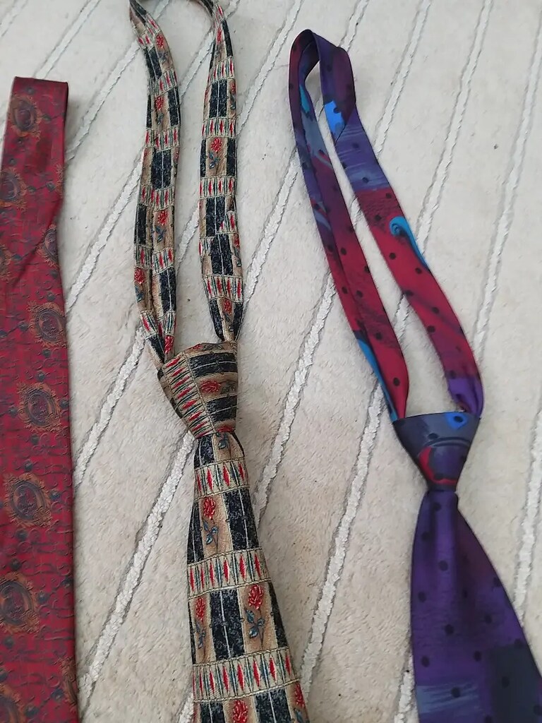 cok güzel antika kravatlar eşsiz guzellikte adet 2500 tl - 3