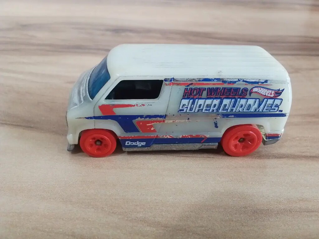 Dodge Van marka Minibüs ( Mattel) - 2