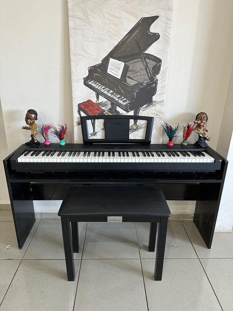 TERTEMİZ YAMAHA P45 MÜTHİŞ TONLU + ORİJİNAL PİYANO STANDI org piyano