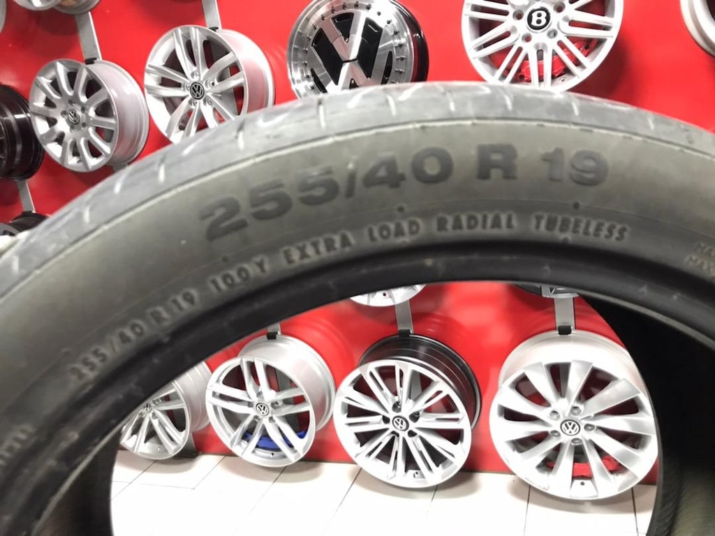 255/40/19 çıkma lastik Continental marka yazlık temiz düzgündür 2adet - 5