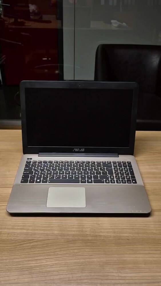 Laptop ASUS i5 İşlemci 12GB Ram 240GB SSD Pili Yeni - 2