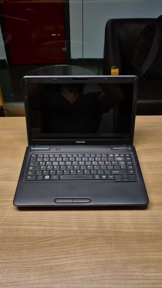 Laptop TOSHIBA i3 İşlemci Ekran Kartlı SSD Windows 11 - 2