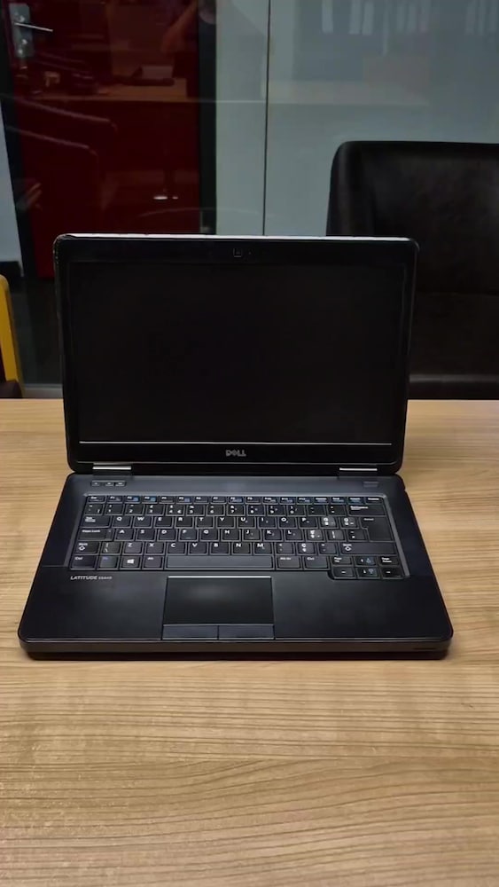 Laptop DELL i7 İşlemci 8GB Ram SSD Pili Yeni - 2