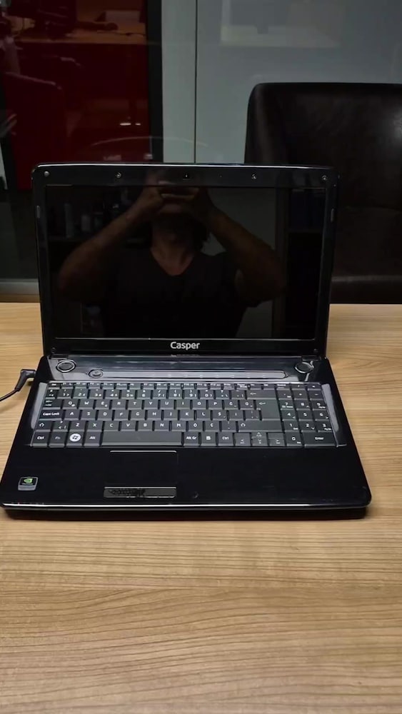 Laptop CASPER i3 İşlemci Çift Ekran Kartı 8GB Ram SSD - 2