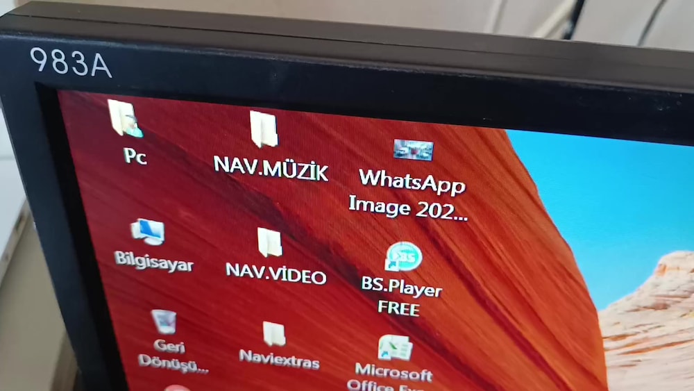 Datron Monitör 19" VGA kablolu Hatasız - 2