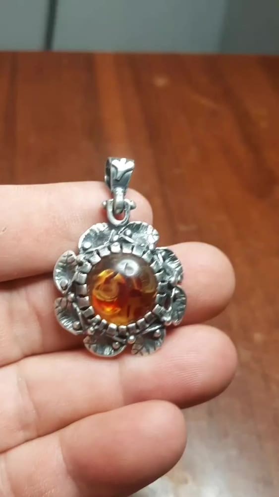 MERAKLISINA... 925 AYAR GÜMÜŞ ÇERÇEVELİ SENTETİK KEHRİBAR KOLYE.. - 2