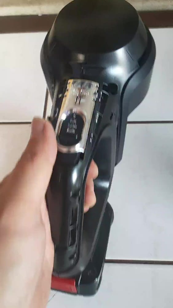 Bosch Unlimited 7 serisi şarjlı dikey süpürgelerin ana gövde . yan pla - 2