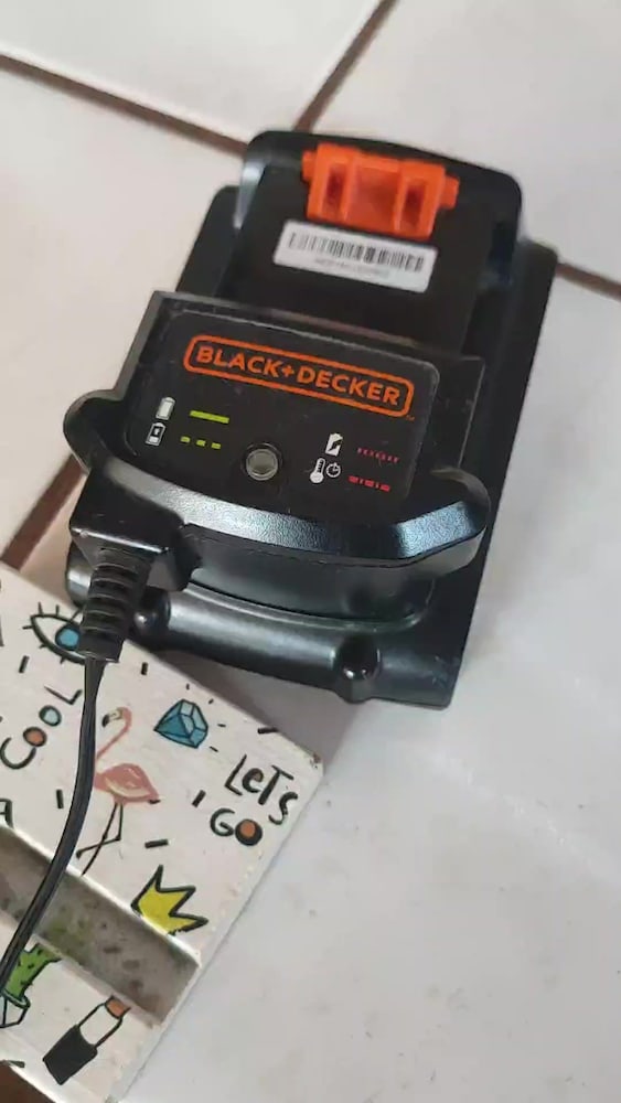 BLACK+DECKER 20V MAX* Lityum Pil Şarj Cihazı - 2