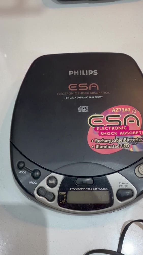 PHİLİPS CD PLAYER DİSCMAN - 2