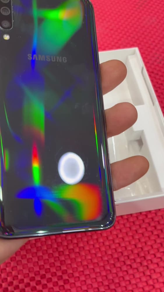 SAMSUNG A70 128/6 GB TR TAMAMEN ORJINAL HATASIZ SORUNSUZ 2.EL. - 2