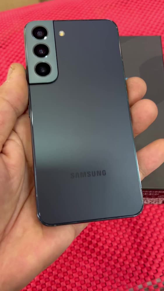 SAMSUNG GALAXY S22 128/8 GB ORJİNAL TR CİHAZI HATASIZ KOZMETİĞİ 10/10 - 2