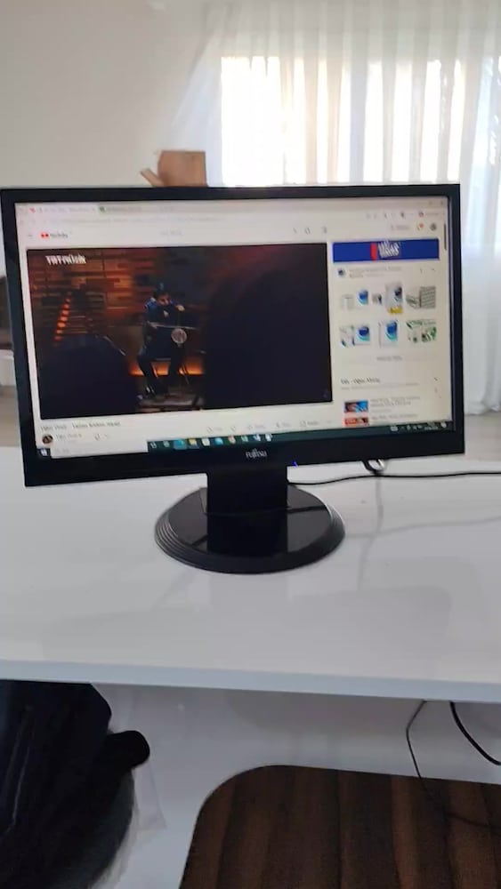 Fujitsu 20" L20T-1 LCD MONİTÖR - 2