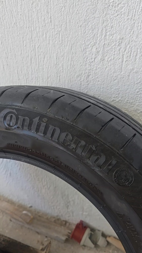 Continental Lastik 225 / 60 R 18 - 2