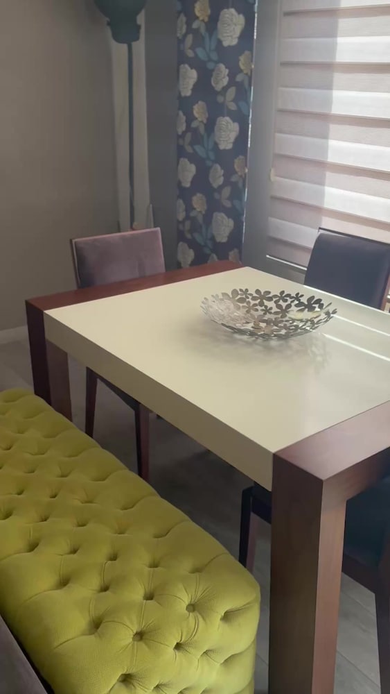 Acil Satılık 6-8 Kişilik Yemek Masası - 2