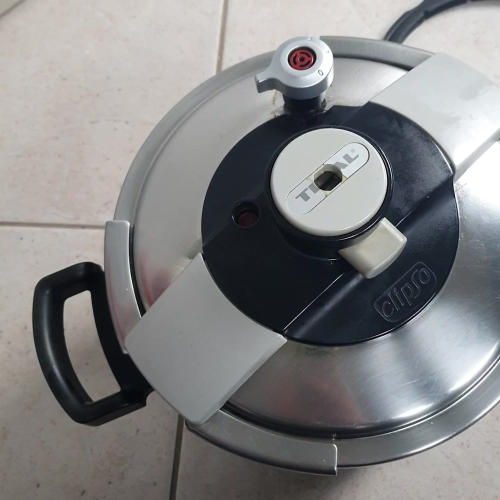 Tefal düdüklü tencere 6 litre - KULLANILMIŞ - 2