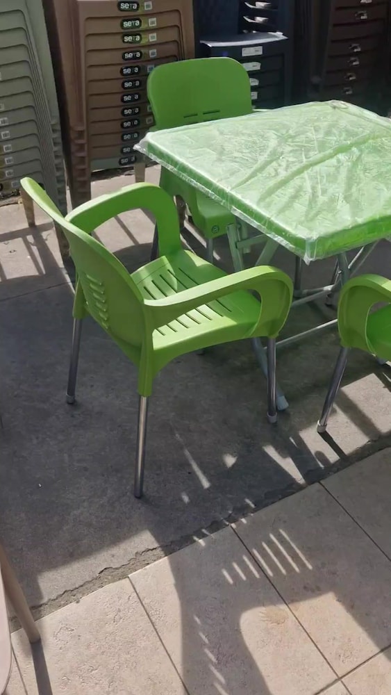 Yeşil plastik masa sandalye takım - 2